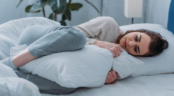 1 domir con varias almohadas
